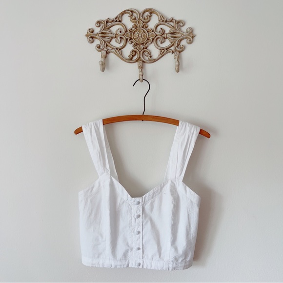 2 Piece Lounge Outfit Matching Set Linen Shorts and Crop Top - Picture 4 of 9